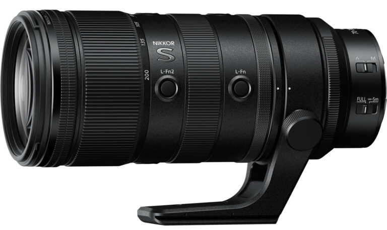Nikon NIKKOR Z 70-200mm f/2.8 VR S II en monture Nikon Z avec collier de pied