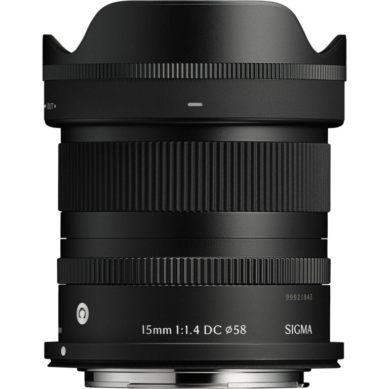Sigma 15mm f/1.4 DC Contemporary avec pare-soleil