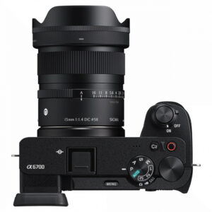 Sigma 15mm f/1.4 DC Contemporary monté sur Sony α6700 APS-C (monture Sony E)